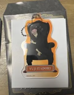 虎杖悠仁 呪術廻戦PLAZA アクリルキーホルダー ~Chair:Black~