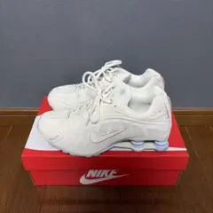 ナイキ　NIKE SHOX R4 SE スニーカー
