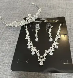 キュービックジルコニアティアラ&ネックレス&イヤリング3点セット