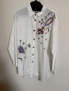 TODAYFUL 刺繍入りカジュアルホワイトシャツ - メルカリ
