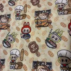 LABUBU パン　食パン　生地　ぬいぐるみ　柄　布　綿ポリ