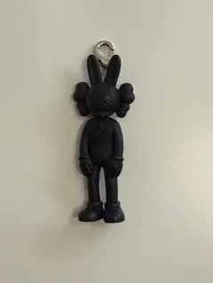 2026年最新】kaws tokyo first キーホルダーの人気アイテム - メルカリ