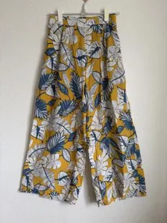 【美品】ボタニカル柄ワイドパンツ