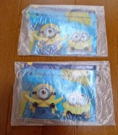 ミニオンズ　パスケース　２個+オマケ