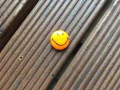 【60's スマイル ミニ バッジ】ビンテージ スマイリー