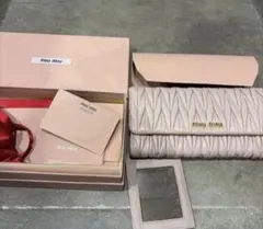 miu miu 長財布 ピンクのサムネイル