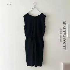 【ビューティアンドユース】バックVネック ツイルノースリーブワンピース　ブラック