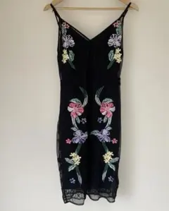 guessゲス花柄刺繍ワンピースブラック黒アジアンパーティードレスのサムネイル