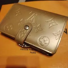 LOUIS VUITTON ヴェルニ 二つ折り財布のサムネイル