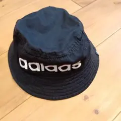 adidas ブラック バケットハット 52cm
