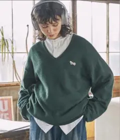 ダークグリーン Vネック ニットセーター レディース