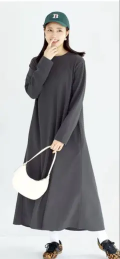 coca エンボス長袖Aラインワンピース