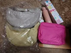 ユニクロC レザータッチラウンドショルダーバッグ、ノベルティセット