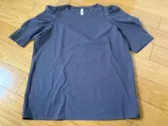 JUNOAH パフスリーブ Tシャツ チャコール　Mサイズのサムネイル
