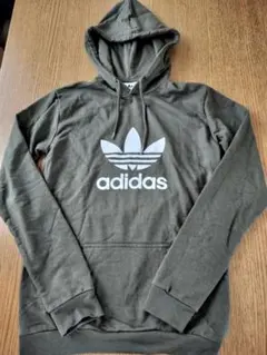 【正規品！ほぼ新品未使用！】adidas カーキ パーカー Mサイズ