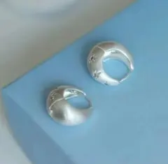 マットシルバー フープ ピアス ラインストーン シンプル