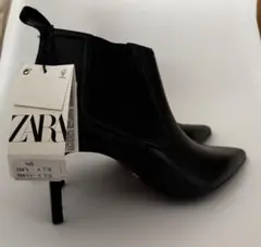 ZARA ブラック ポインテッドトゥブーツ　39 新品