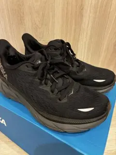 オールブラック　HOKA ランニングシューズ ブラック　クリフトン8