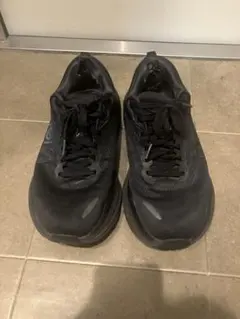 HOKA ランニングシューズ ブラック　ボンダイ　8