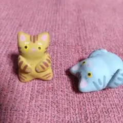 土人形　猫２個