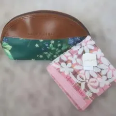 LAURA ASHLEY 花柄ポーチ＆ハンカチセット