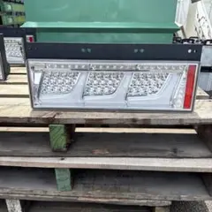 LEDテールランプ クリア/レッド 3連デザインのサムネイル
