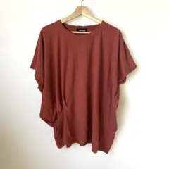 美品！zucca Tシャツのサムネイル