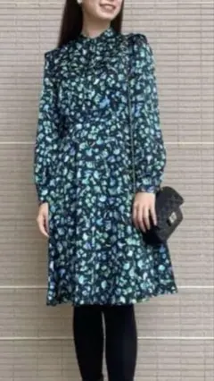 花柄 Aラインワンピース 長袖