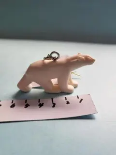 オルセー美術館のアイドル　シロクマのキーホルダー