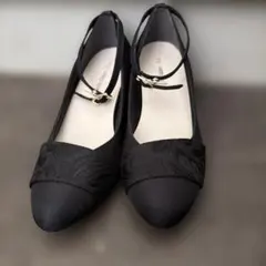 marie claire bis ストラップパンプス 黒 23.0cmのサムネイル