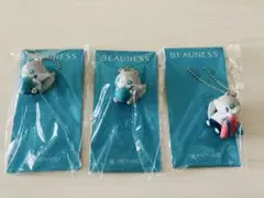 非売品‼️メナード ビューにゃんキーホルダー - メルカリ