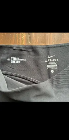 NIKE DRI-FITハーフパンツ 墨黒　レディース