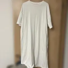 UNIQLOホワイト カットソーロングワンピース 半袖