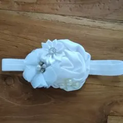 ホワイト フラワーデザイン ベビーヘアバンド