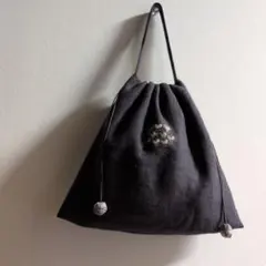 ハンドメイド　リネンバッグ　巾着バッグ 刺繍バッグ　小さめサイズ　インクネイビー