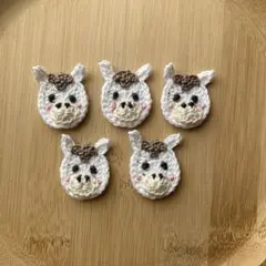495-ハンドメイド　2026年干支　馬モチーフ　編みモチーフ　ウマ　白