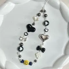 ビーズストラップ スマホストラップ ホワイトブラックシルバーハートリボンy2k