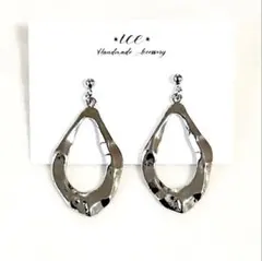 507★シルバー雫　シンプル　揺れる　大ぶり　ハンドメイド　ピアス　イヤリング