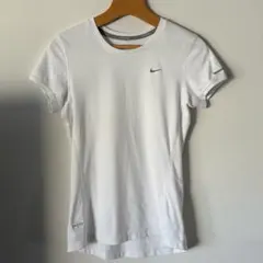 Nike ランニング Tシャツ ホワイト　レディース