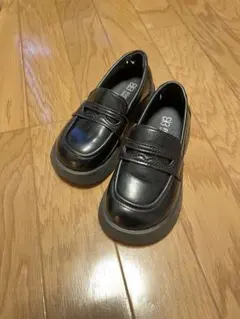 『入園時使用』黒いフォーマルシューズ ストラップ付き