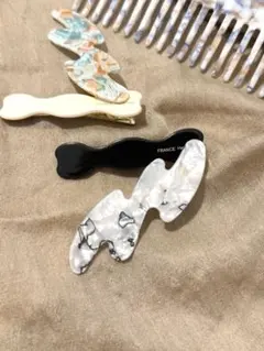 マーブル　バイカラー　ヘアクリップ2個セット　なみなみクリップ　ブラック系