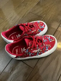 adidas ディズニー　グーフィー　キッズシューズ　スリッポン
