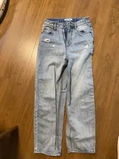 ライトブルーストレートデニムパンツ