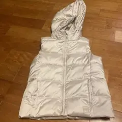GAPキッズMサイズ130ダウンベストフード付き　オフホワイト
