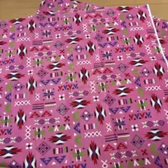 幾何学模様 生地 ピンク　110センチ幅　1m