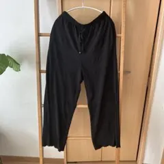 ブラック ストレートパンツ Mサイズ