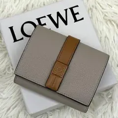 ［未使用級］LOEWE 三つ折り財布 アナグラム コンパクトウォレット ベージュのサムネイル