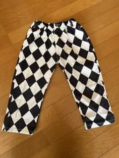 黒と白のダイヤモンド柄ロングパンツ