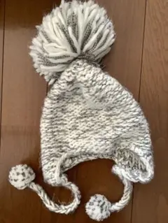 子供用ポンポン付きニット帽