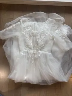 ホワイト刺繍入りウェディングドレス